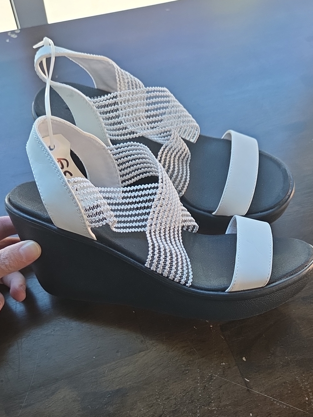 Skechers Size 9 Wedge Sandals - White Elastic Straps NEW